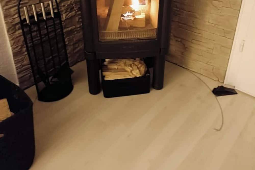 Ganze Wohnung, Wohnen auf Zeit 

in einer neu renovierten Wohnung mit eigener Terrasse in Schalksmühle, Märkischer Kreis