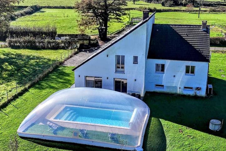 Location de vacances pour 15 personnes, avec Terrasse et Jardin à Magnien