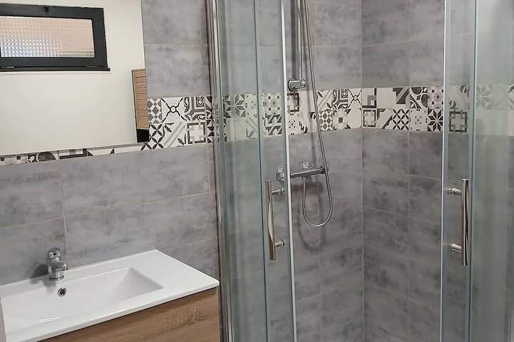 Location de vacances pour 6 personnes, avec terrasse à Genêts - 4