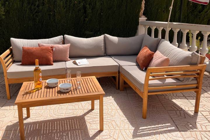 Location de vacances pour 6 personnes, avec terrasse ainsi que jardin et piscine à Busot - 3