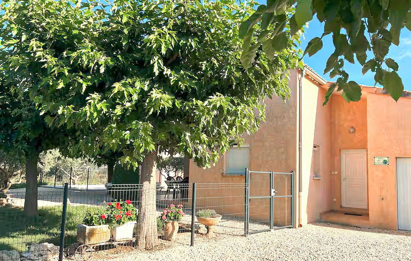 Charmant appartement 1 chambre avec piscine et jardin près du centre-ville de Sampzon in Sampzon, Ardèche