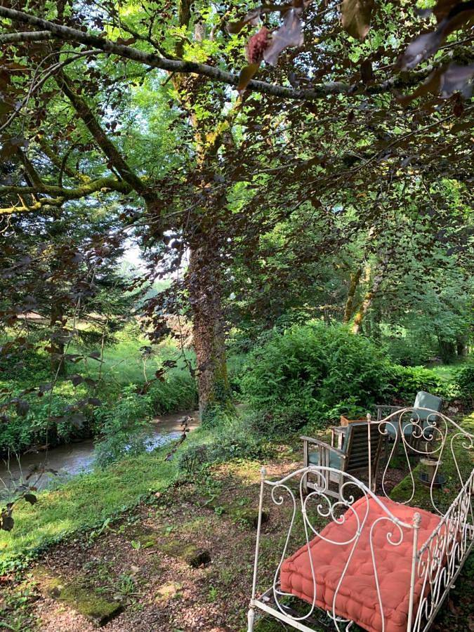 Location de vacances pour 9 personnes, avec jardin ainsi que vue et terrasse à Rueyres - 3