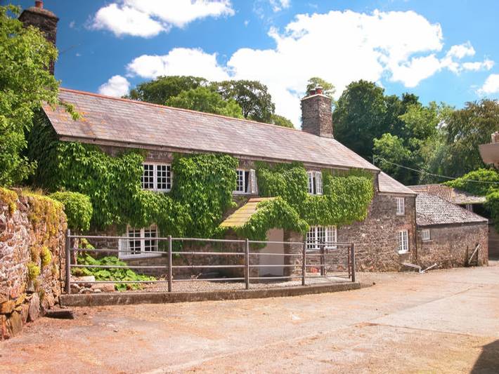Cottage for 9 people, with Garden and Pool in Devon