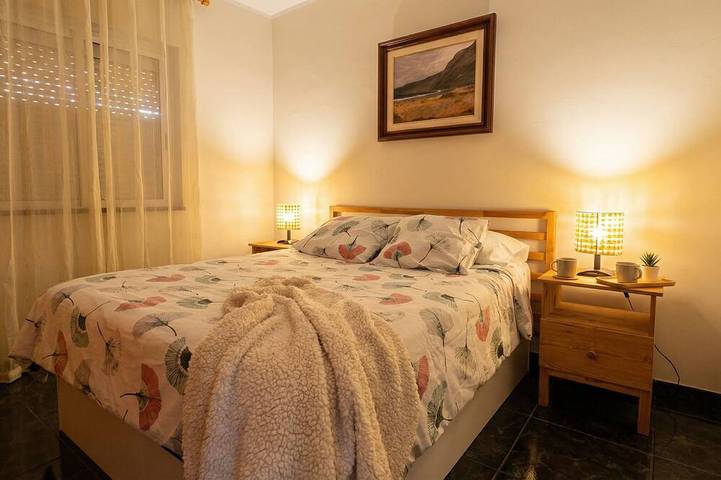 Apartamento entero, Vecindario · Apartamento completo, 2 dormitorios, despacho y wifi in Vecindario, Santa Lucía de Tirajana