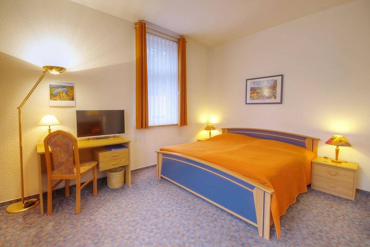 Ganze Ferienwohnung, Haus Sonnenruh - 2.Ferienwohnung 34 m² Biathlon*** Erdgeschoss/ 1x Kombinierter Wohn-Schlafraum in Oberhof, Rennsteig