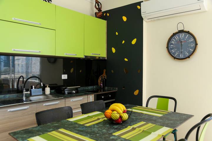 Ganze Wohnung, Ferienwohnung für 6 Personen mit Garten in Albanien