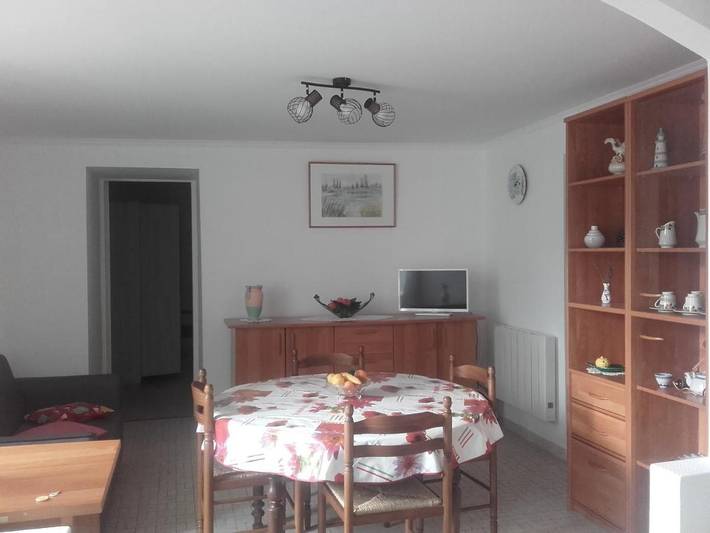 Location de vacances pour 4 personnes, avec Terrasse ainsi que Jardin et Vue à Chenac-Saint-Seurin-d'Uzet