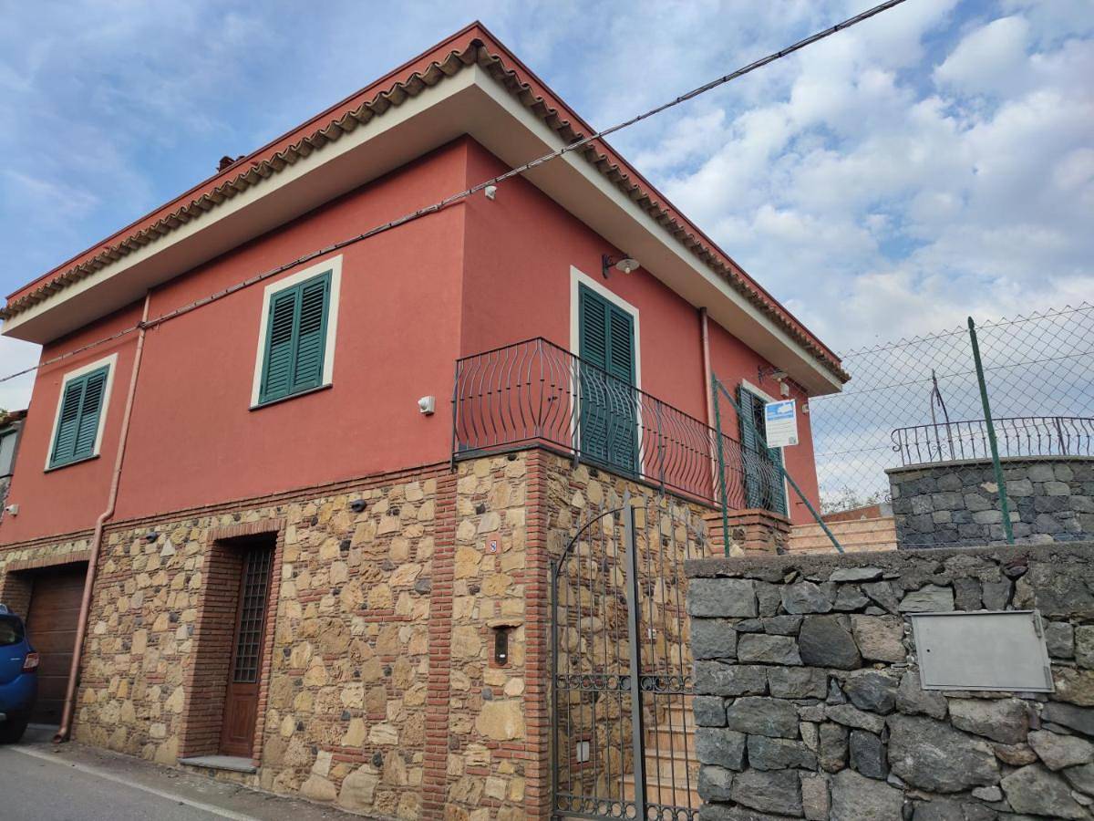 Villino Al Castagno in Sant'Alfio, Sant'Alfio (comune)