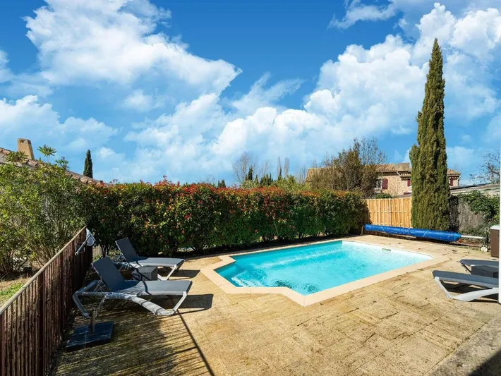 Villa pour 6 personnes, avec piscine ainsi que jacuzzi et jardin - 1