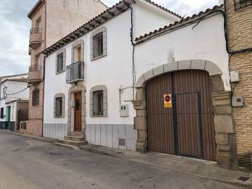 Location de vacances pour 8 personnes, avec piscine et terrasse à Navahermosa