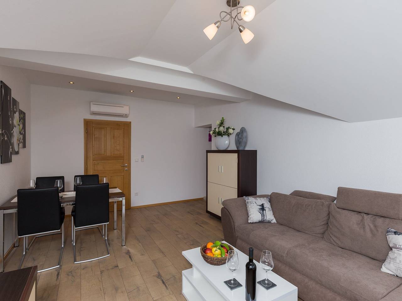 Ganze Wohnung, Villa Celenca - Superior Two Bedroom Apartment with Terrace and Sea View - A5 in Mokosica, Dubrovnik-Neretva