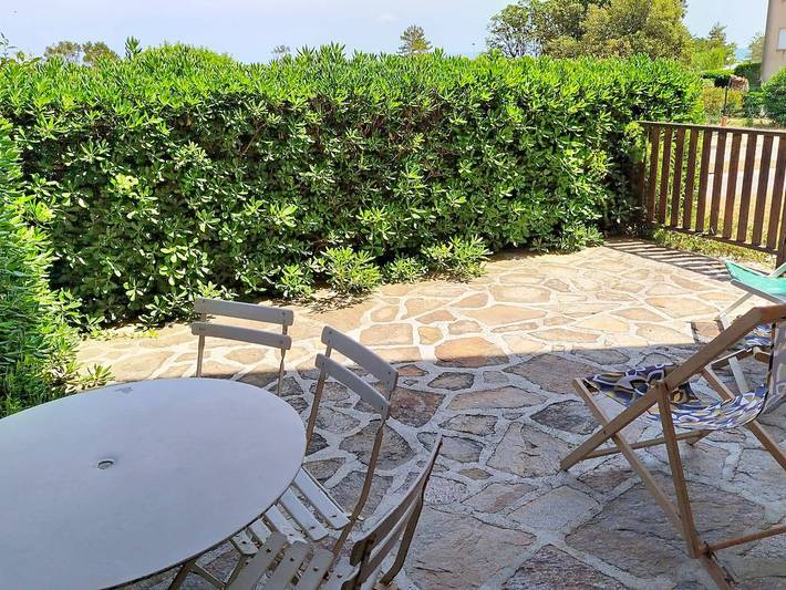 Gîte pour 6 personnes, avec piscine et terrasse dans Plage La Favière - 2