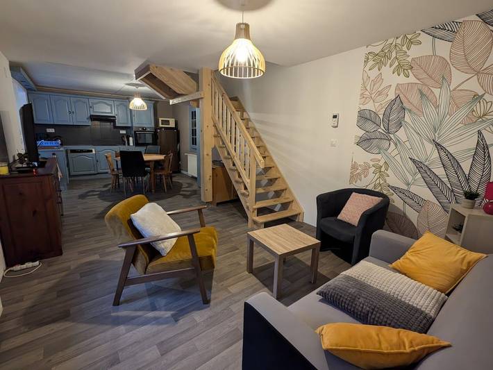 Gemütliche Hütte im Vôge-Wald mit Wlan und Parkplatz in Trémonzey, Épinal und Umgebung