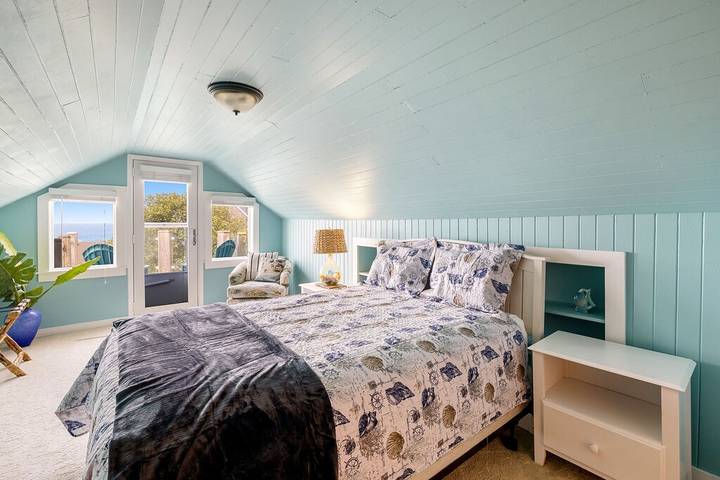 Vacation home for 8 people, with balcony and hot tub in Oregon Coast