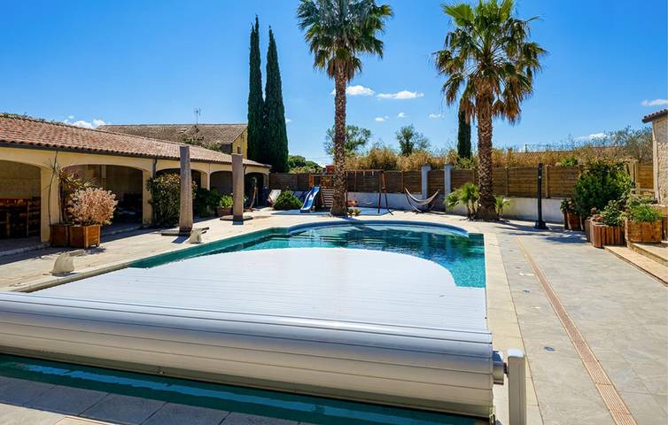 Beheiztes Pool-Apartment mit Parkplatz & Internet - Saint-Martin 1km in Saint-Martin-de-Crau, Mittelmeerküste (Frankreich)