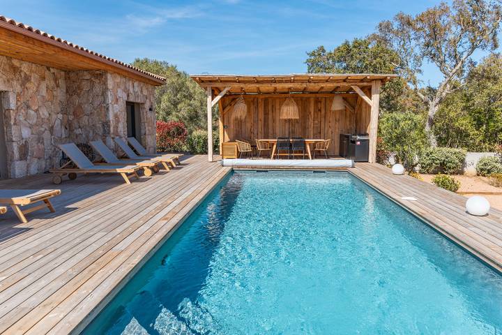 Villa pour 8 personnes, avec piscine ainsi que jardin et terrasse en Corse - 4
