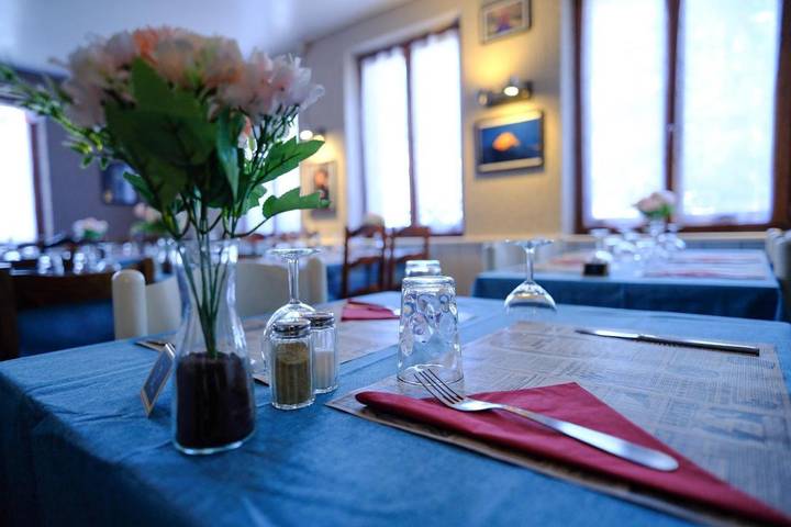 Hôtel pour 3 personnes, avec terrasse et vue à Coucouron - 3