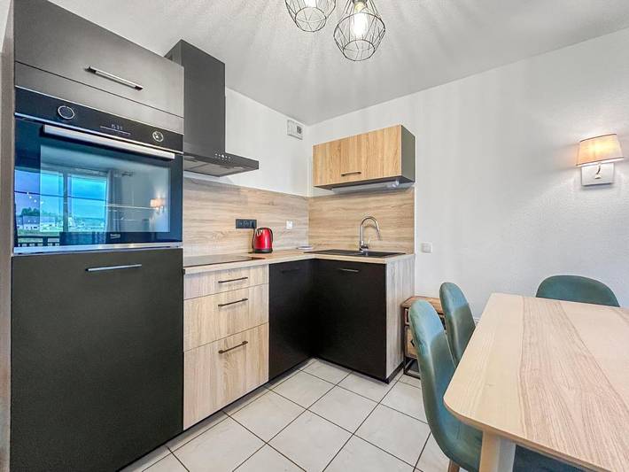 Appartement de vacances pour 6 personnes, avec Balcon et Terrasse ainsi que Jardin et Piscine