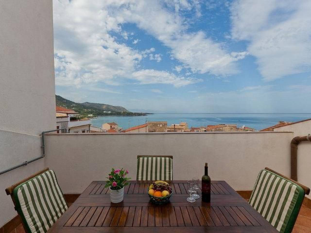 Entire apartment, Terrasse des Zentrums in Cefalù, Cefalù (Municipality)