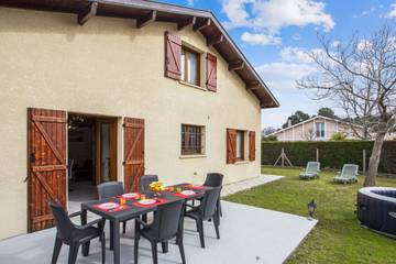 Gîte pour 6 personnes, avec jacuzzi ainsi que terrasse et jardin à Bénesse-Maremne