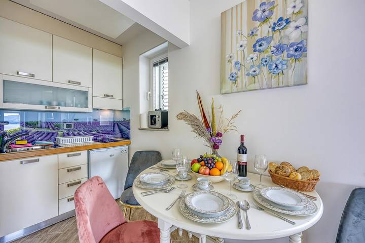 Apartamento inteiro, Debeli Rtič Studio 2 - Pool & Sea View in Koper, Riviera eslovena