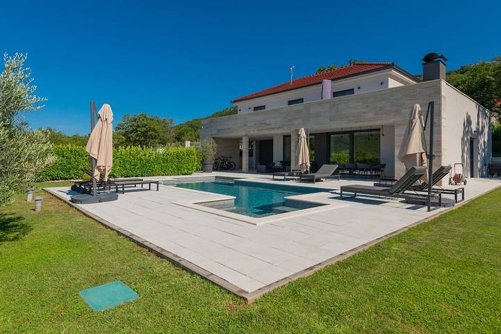 Villa für 8 Personen, mit Garten und Terrasse sowie Whirlpool und Sauna - 1