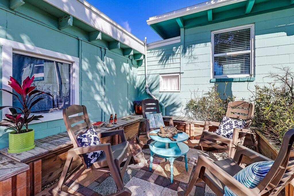Ganze Wohnung, Sea Glass Cottage #3 | Renovated | Beachfront w/Dune Views | Outdoor Courtyard in Fernandina Beach, Amelia Island