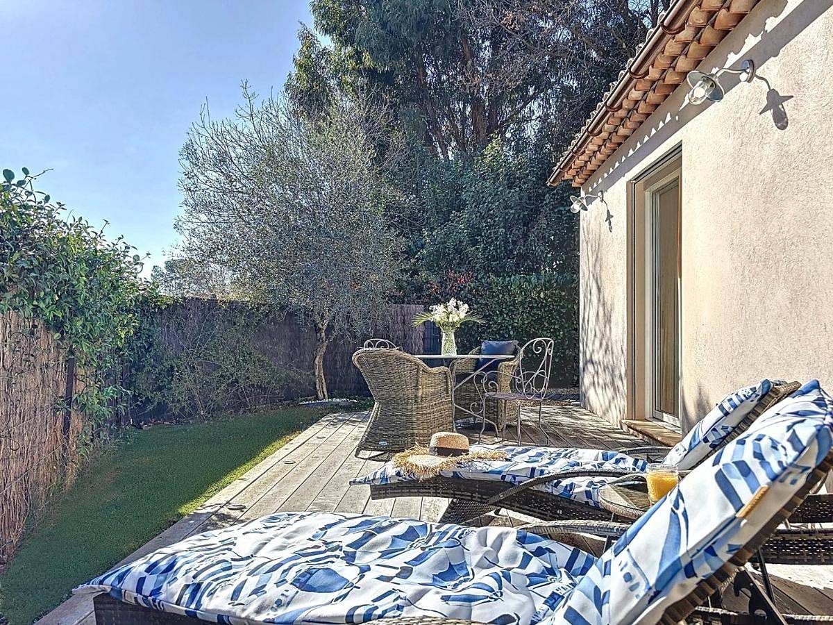 Villa "L'émeraude - Maison d'Hôtes - Jardin et parking privés - Valbonne in Valbonne, Middellandse Zeekust (Frankrijk)