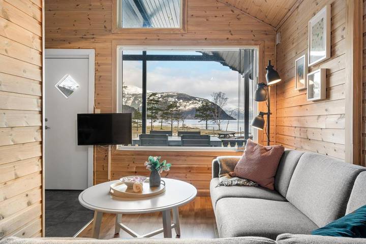 Bungalow für 8 Personen, mit Pool und Ausblick sowie Garten und Seeblick in Norwegen - 2