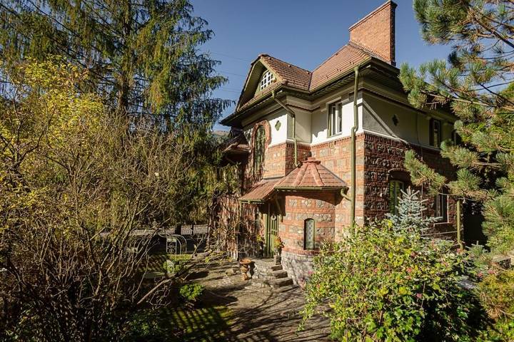 Gîte pour 13 personnes, avec vue ainsi que sauna et jardin à Sinaia