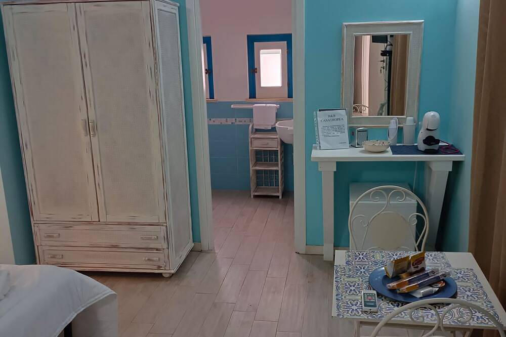 Double room, air conditioning, bathroom, in the center n6752 in Tropea, Vibo Valentia Province