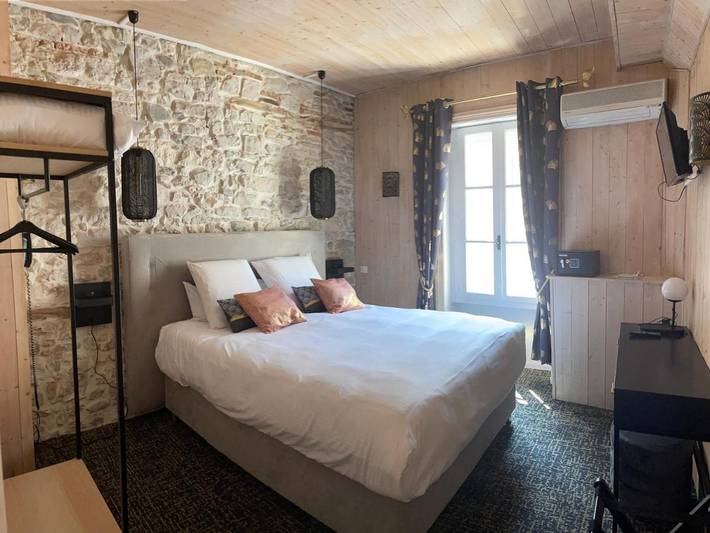 Hôtel pour 2 personnes, avec terrasse à Morestel