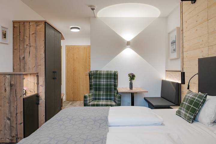 Hotel für 2 Personen, mit Seeblick und Balkon sowie Balkon/Terrasse in Prien am Chiemsee - 4