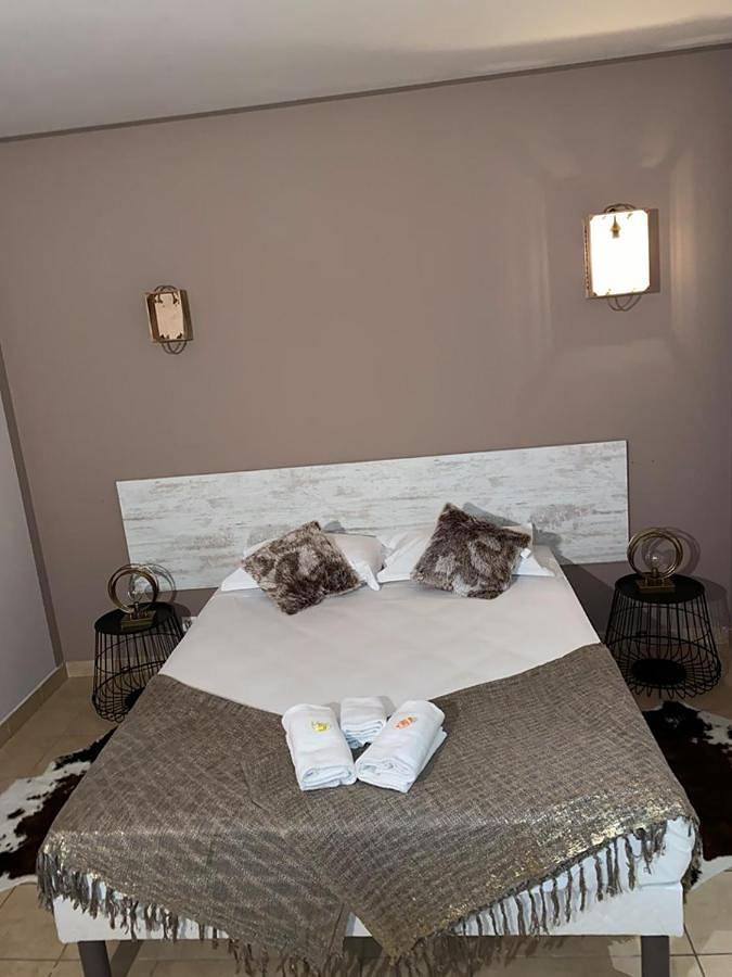 Classic Triple Room in Le Thoronet, Région de Draguignan