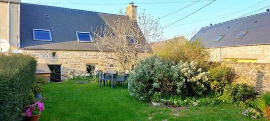 Gîte pour 6 personnes, avec jardin, animaux acceptés à Cosqueville