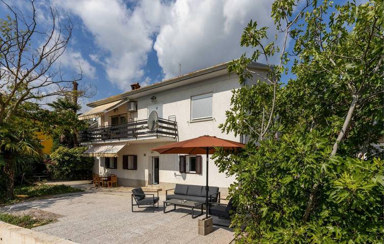Ferienwohnung für 8 Personen, mit Terrasse und Garten - 1