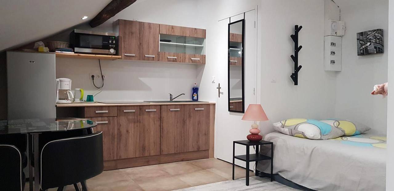 One-Bedroom Apartment in Sathonay-Camp, Lyon et ses environs