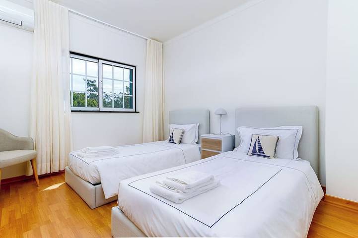 Schönes 4-Bett-Haus mit Pool, Strand zu Fuß erreichbar in Monte Gordo, Faro Distrikt