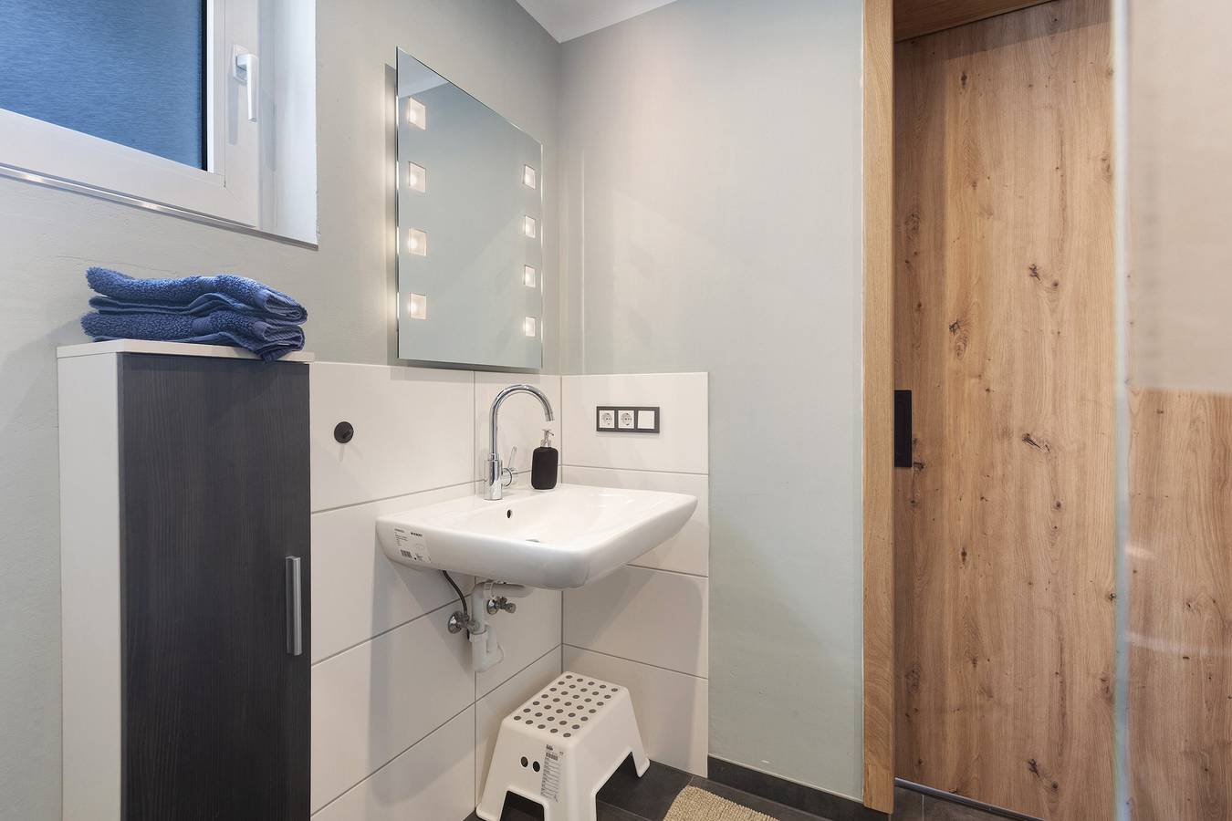 Apartamento entero, Apartamento “Bachlauf und Waldblick Stünzel” con terraza compartida, jardín privado y Wi-Fi in Schmallenberg, Hochsauerlandkreis