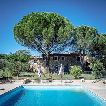 Gîte pour 3 personnes, avec terrasse ainsi que piscine et jardin à Saint-André-d'Olérargues