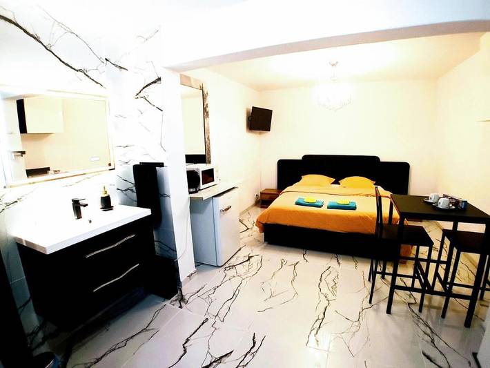 Maison d’hôte pour 2 personnes, avec terrasse à la La Ciotat - 2