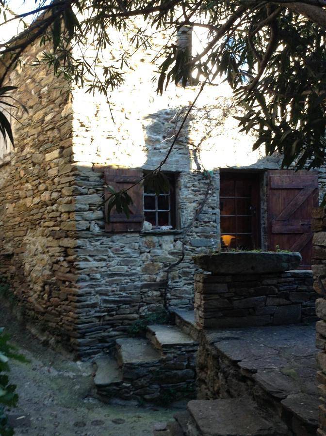 Location de vacances pour 4 personnes, avec Terrasse ainsi que Jardin et Vue à Colombières-sur-Orb - 2