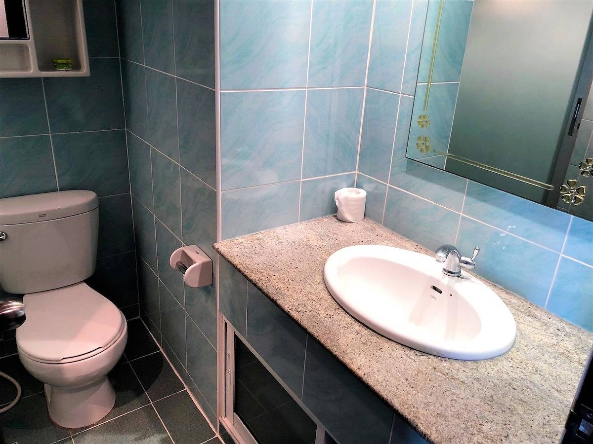 Ganze Ferienwohnung, 15th Floor Sea View Apartment - Sleeps 2 in Pattaya, Chon Buri