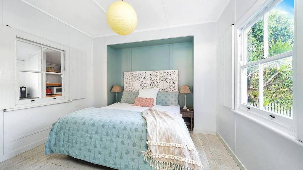 Atlantis: retro beachside couples retreat in Currarong, Jervis Bay