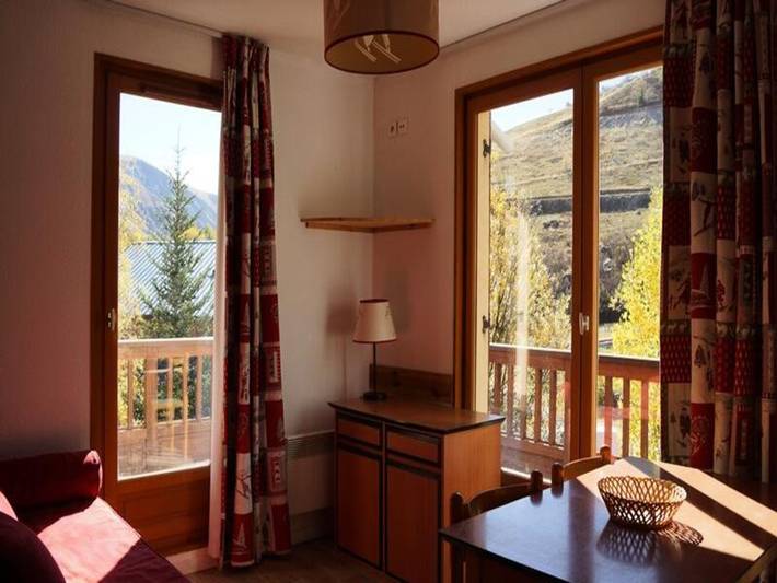Gîte pour 4 personnes, avec piscine, adapté aux familles dans Col De La Croix De Fer - 2