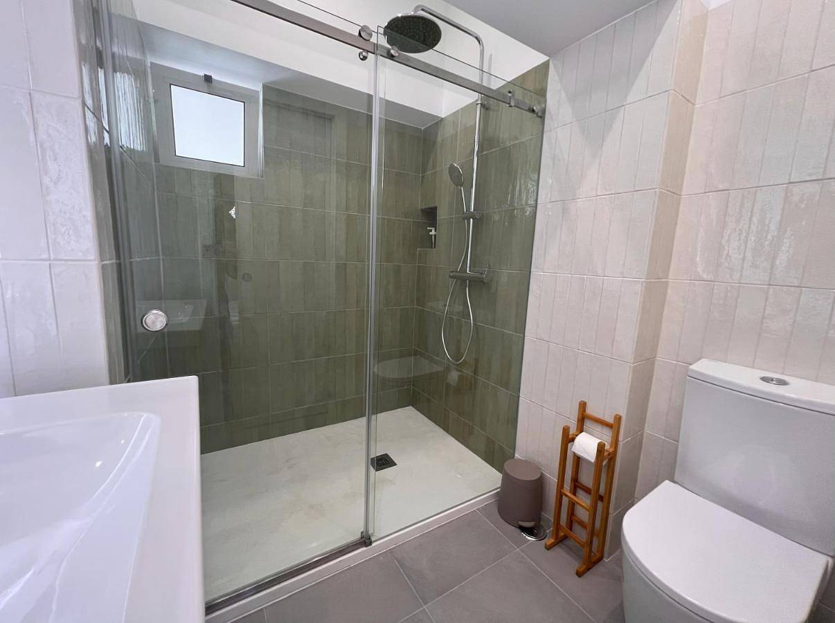Central Beach Villa W/ Heated Pool, By Timecooler in Cascais e Estoril, Costa de Lisboa