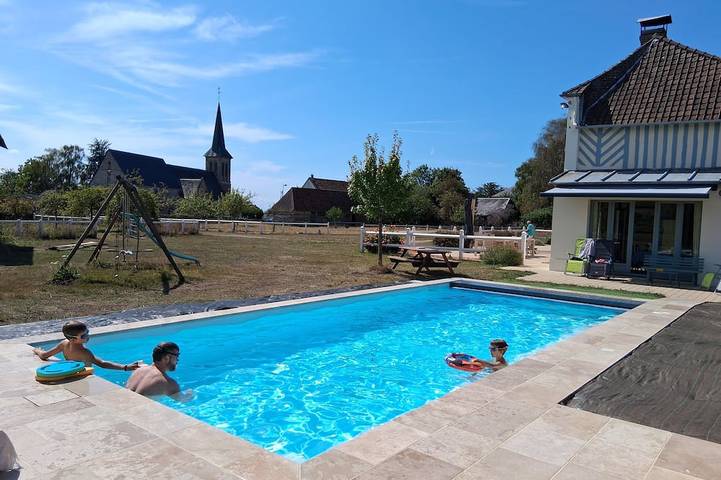 Location de vacances pour 13 personnes, avec Jardin à Annebault