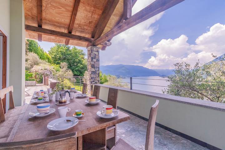 Casa de vacaciones para 10 personas, con terraza y vistas al lago - 1