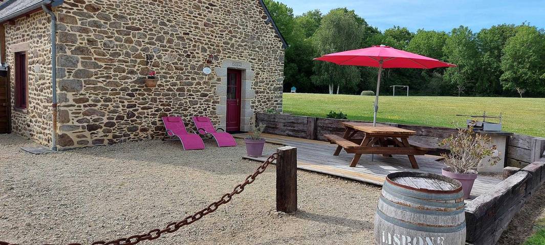 Gîte pour 4 personnes, avec Terrasse ainsi que Jardin et Vue à Saint-Méloir-des-Ondes