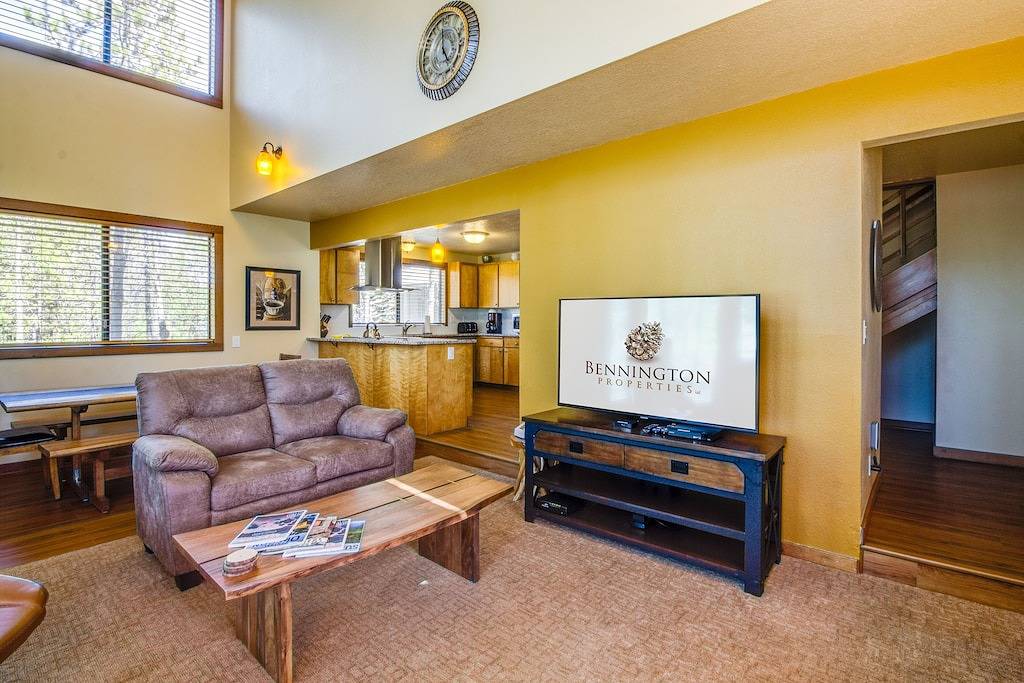 2 Bedroom Getaway mit A / C, 2 Ebenen, in der Nähe von Deschutes River, Whirlpool - Yelr 13 in Sunriver, Deschutes County